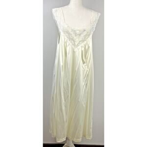 Vintage Yellow Vanity Fair Elegant Nylon Nightgown Lace Delicate Size Medium